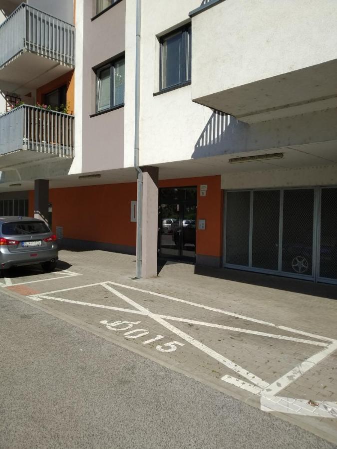 Brand New Apartment. Parking Spot Included! Apartmán *